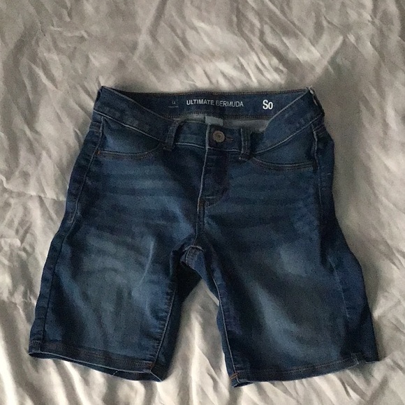 Shorts - Picture 3 of 3